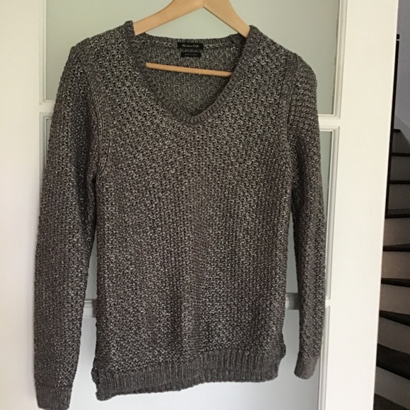 V neck sweater - Picture 1 of 2